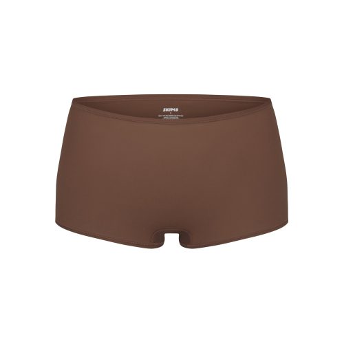 BOY SHORT