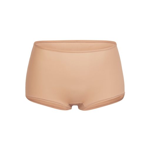 BOY SHORT