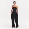 SMOOTH LAYERS STRAPLESS BODYSUIT | OBSIDIAN ON A MODEL FRONT VIEW @ | FOCUS: 0.0, 1.0, 0.9