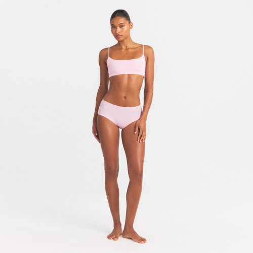 EVERYDAY COTTON HIGH-WAISTED BRIEF | PEONY ON A MODEL FRONT VIEW @ | FOCUS: 0.0, 1.0, 0.9